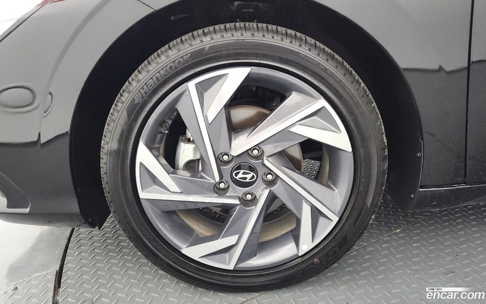 Hyundai Avante CN7 Hybrid 2025 — миниатюра 2
