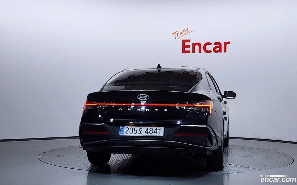 Hyundai Avante CN7 Hybrid 2025 — миниатюра 4
