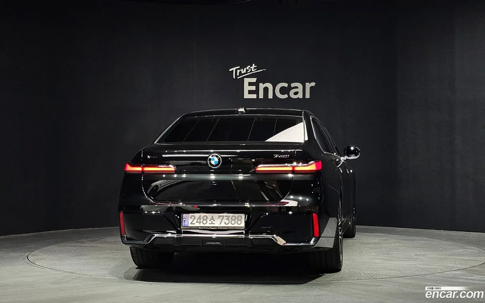 BMW 7 Series 740i xDrive M 2024 — миниатюра 4