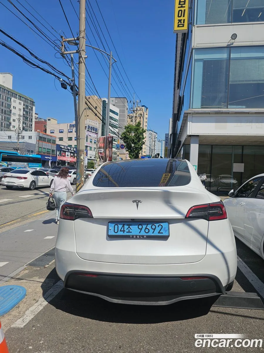 Tesla Model Y RWD 2024 — миниатюра 4