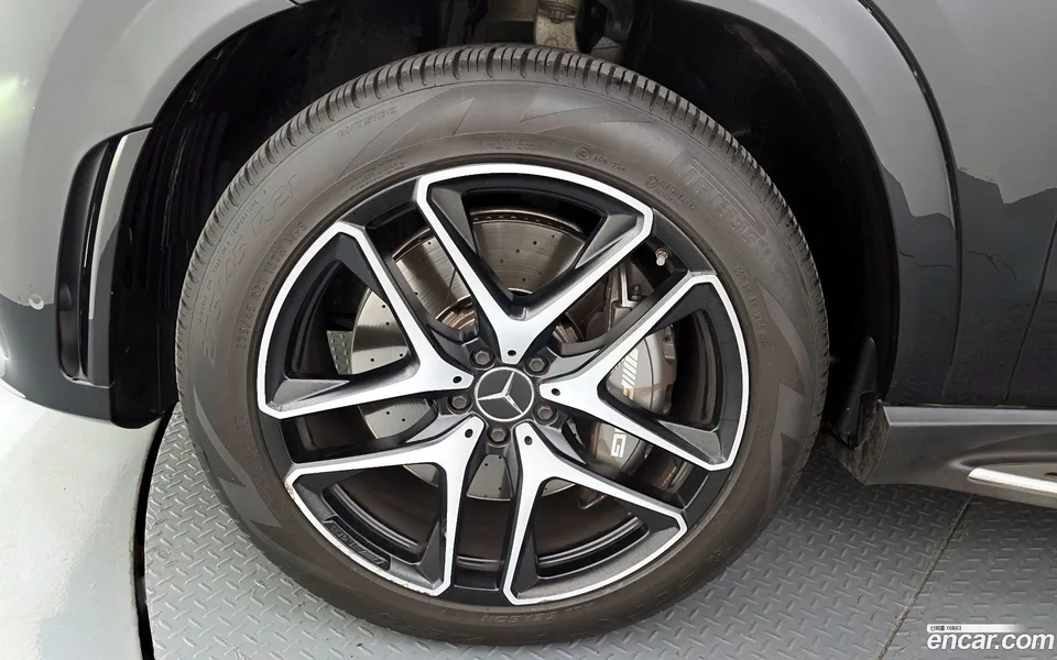 Mercedes-Benz GLE-Class AMG GLE53 4MATIC+ 2022 — миниатюра 2