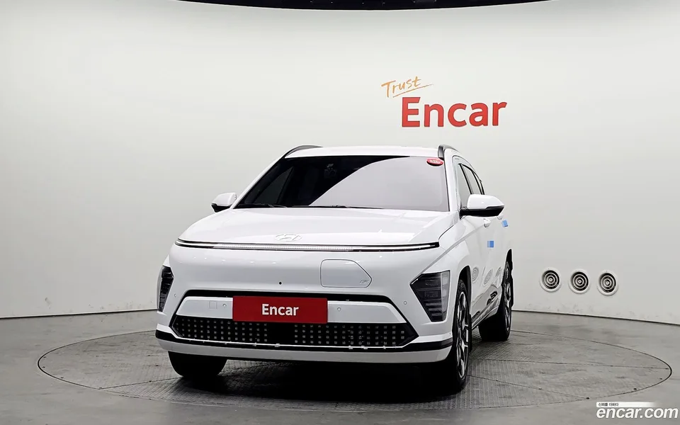 Hyundai Kona Electric 2023 — миниатюра 3