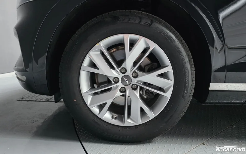 Genesis GV70 2.5T 2WD 2024 — миниатюра 2