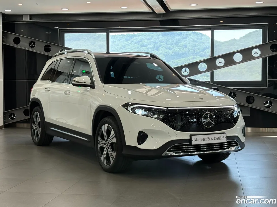Mercedes-Benz EQB EQB300 4MATIC 2025 — thumbnail 3