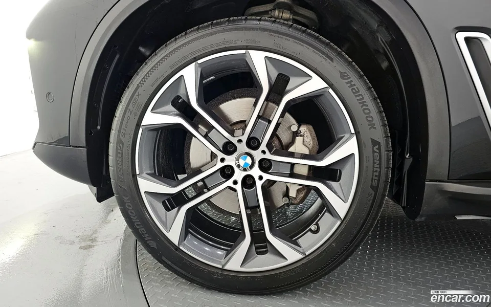 BMW X5 xDrive 40i xLine 2023 — миниатюра 5