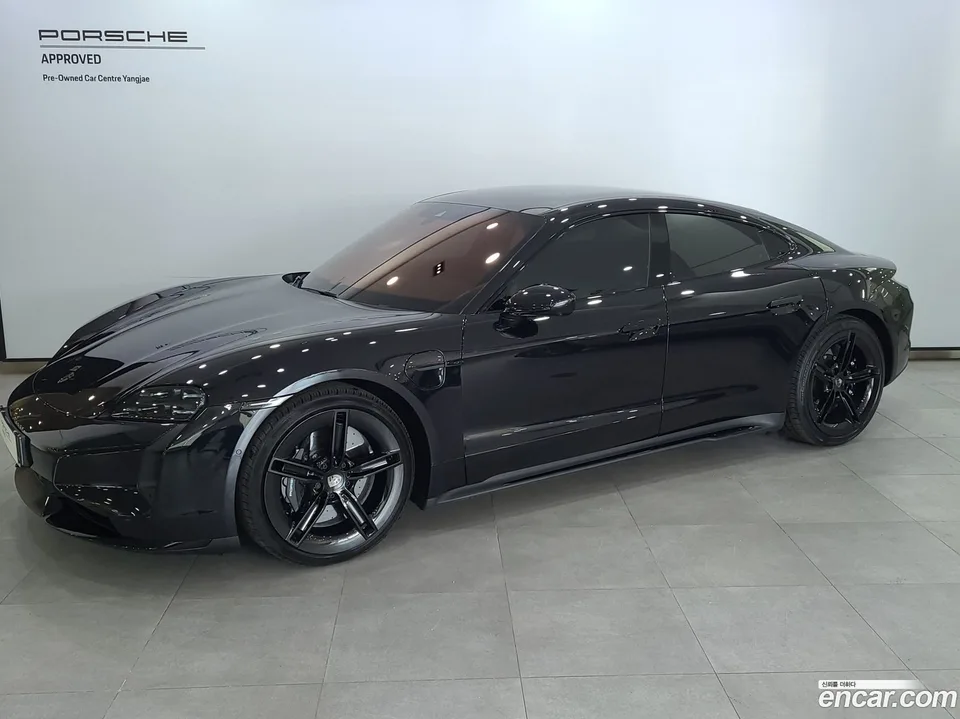 Porsche Taycan 2025