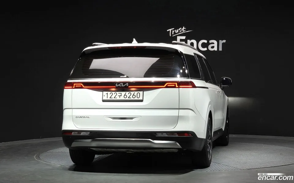 Kia Carnival 9 2022 — thumbnail 4