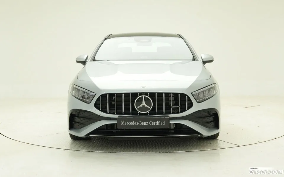 Mercedes-Benz A-Class AMG A35 4MATIC 2025 — thumbnail 3