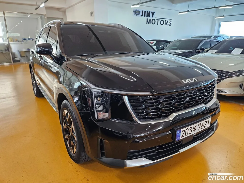 Kia Sorento 2.5T 2WD 2024 — фото 1, купить с доставкой в Москву