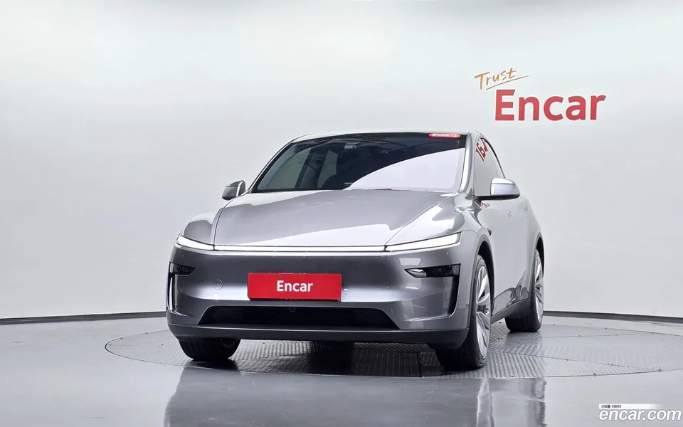 Tesla Model Y AWD 2025 — миниатюра 3