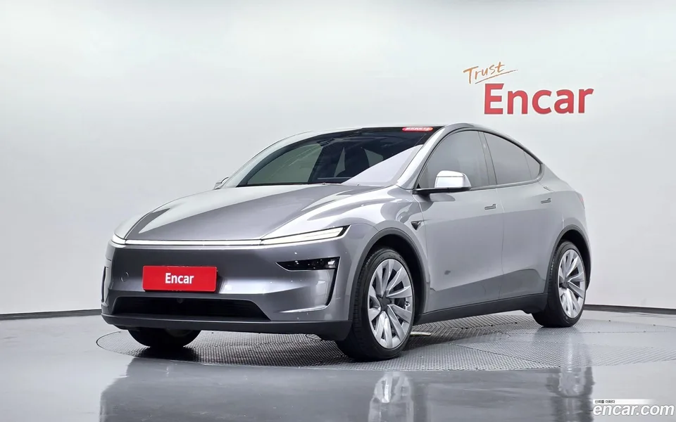 Tesla Model Y 2025