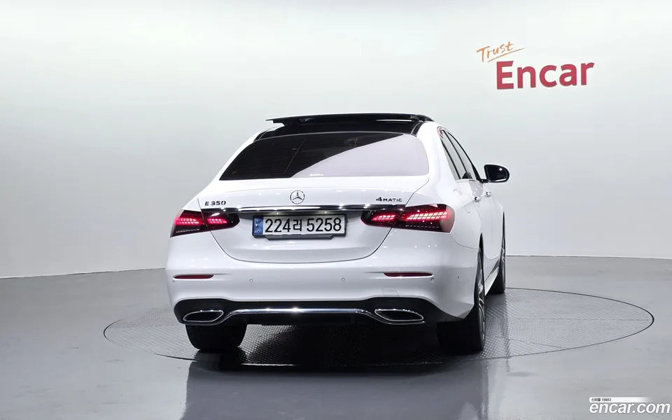 Mercedes-Benz E-Class E350 4MATIC AMG Line 2022 — миниатюра 4