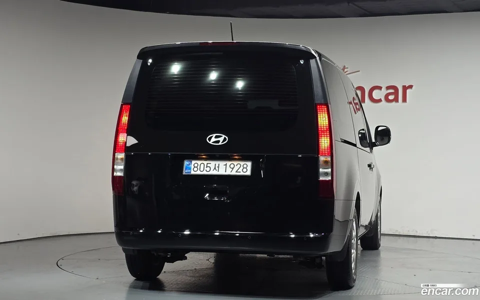 Hyundai Staria 5 2025 — миниатюра 4