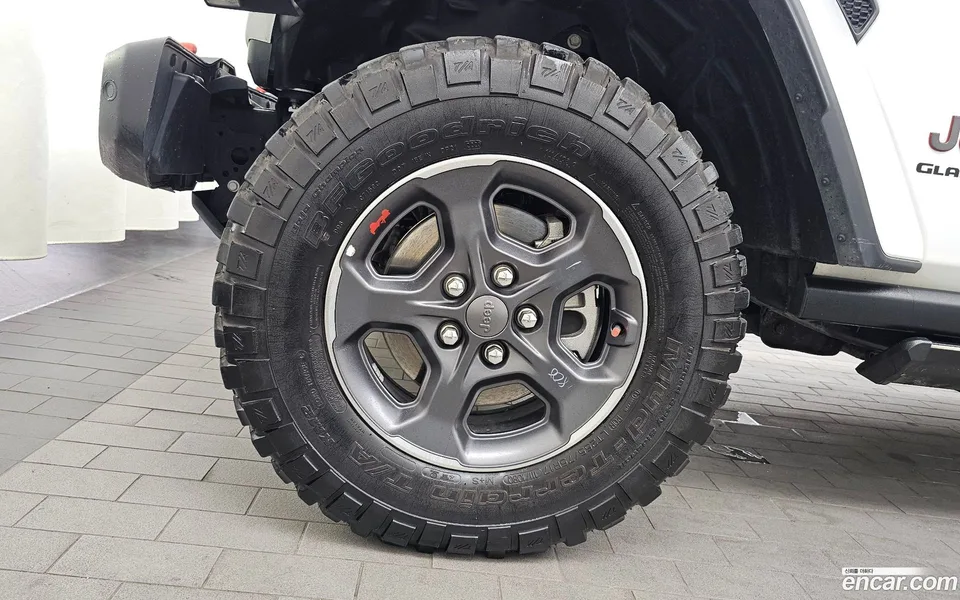 Jeep Gladiator 3.6 2023 — миниатюра 2