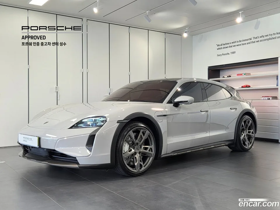Porsche Taycan 2025