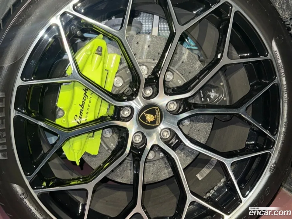 Lamborghini Huracan LP640-4 2023 — миниатюра 5