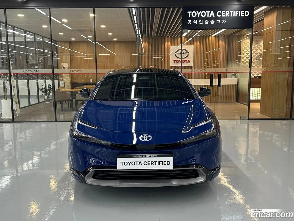 Toyota Prius 2.0 XLE 2025 — миниатюра 3
