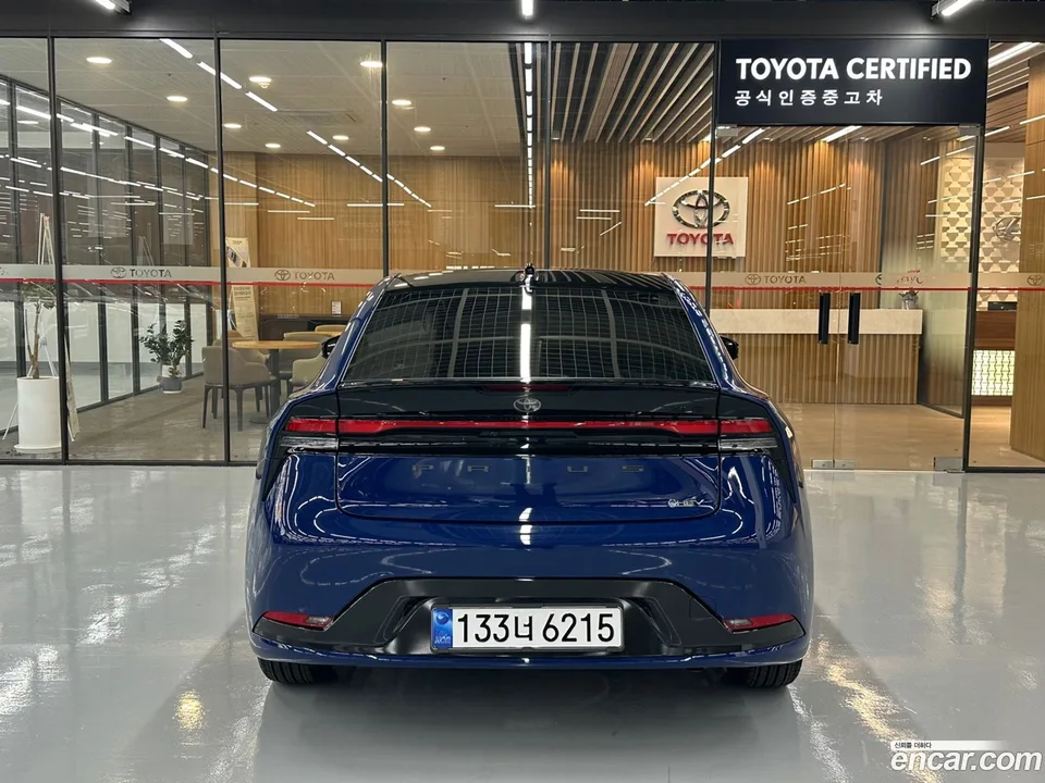 Toyota Prius 2.0 XLE 2025 — миниатюра 4