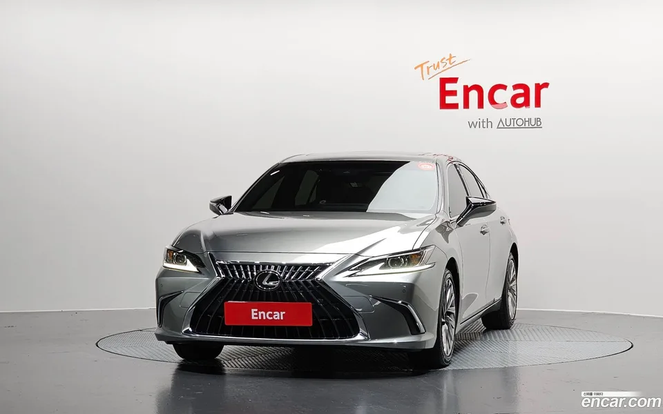 Lexus ES 300h 2023 — миниатюра 3
