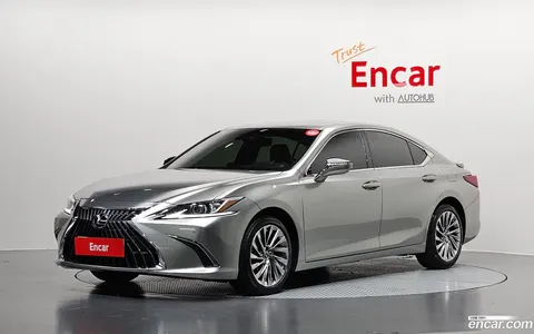 Lexus ES 300h 2023 купить в Москве