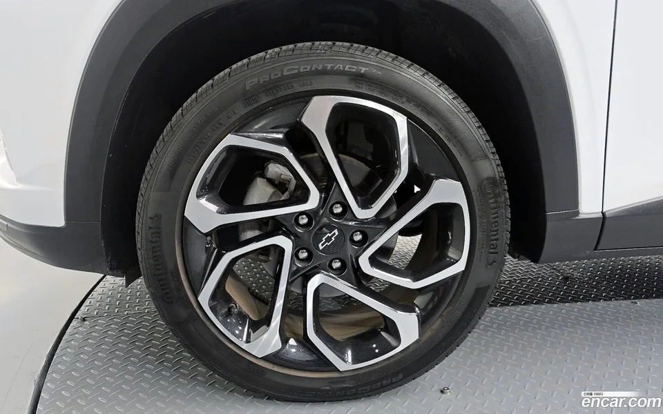 Chevrolet Trax Crossover 1.2 RS 2023 — миниатюра 2