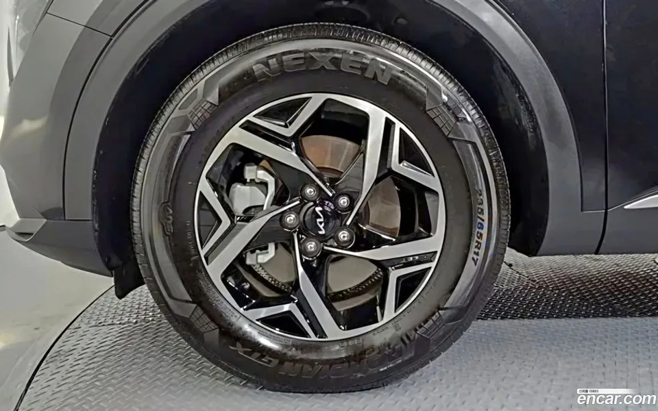 Kia Sportage 1.6 2WD 2023 — миниатюра 5