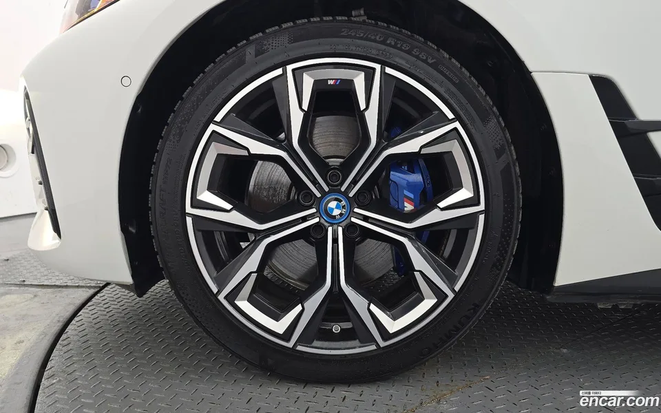 BMW i4 eDrive40 M 2024 — миниатюра 2