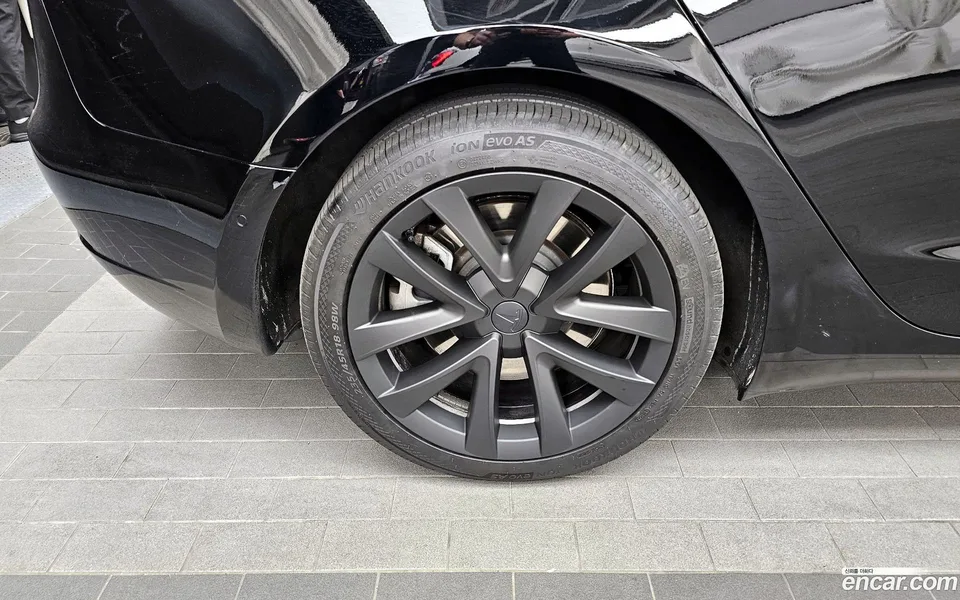 Tesla Model 3 AWD 2022 — миниатюра 2