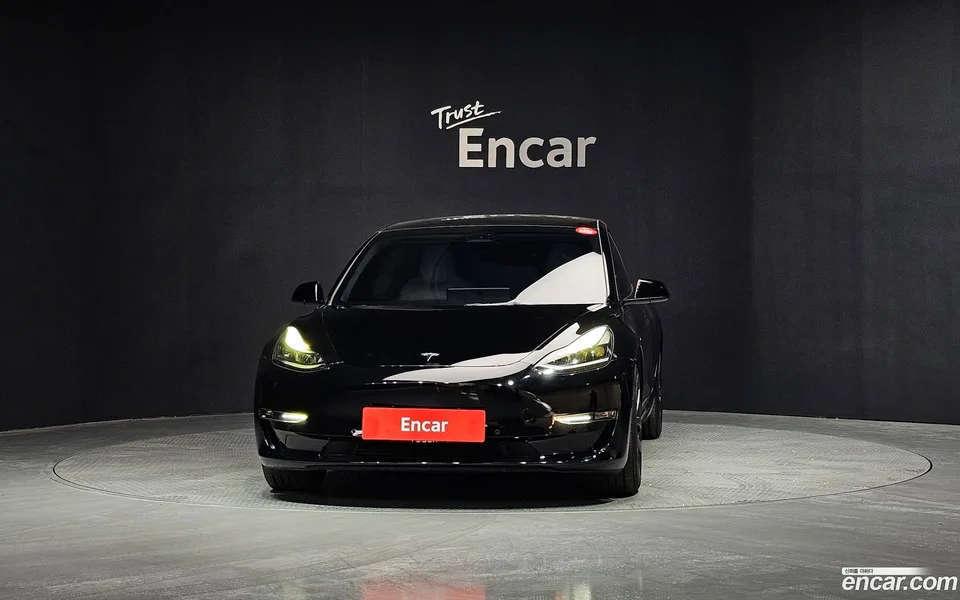 Tesla Model 3 AWD 2022 — миниатюра 3