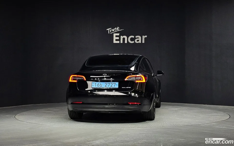 Tesla Model 3 AWD 2022 — миниатюра 4