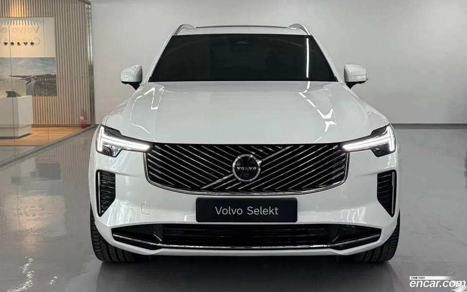 Volvo XC90 B6 2025 — thumbnail 3