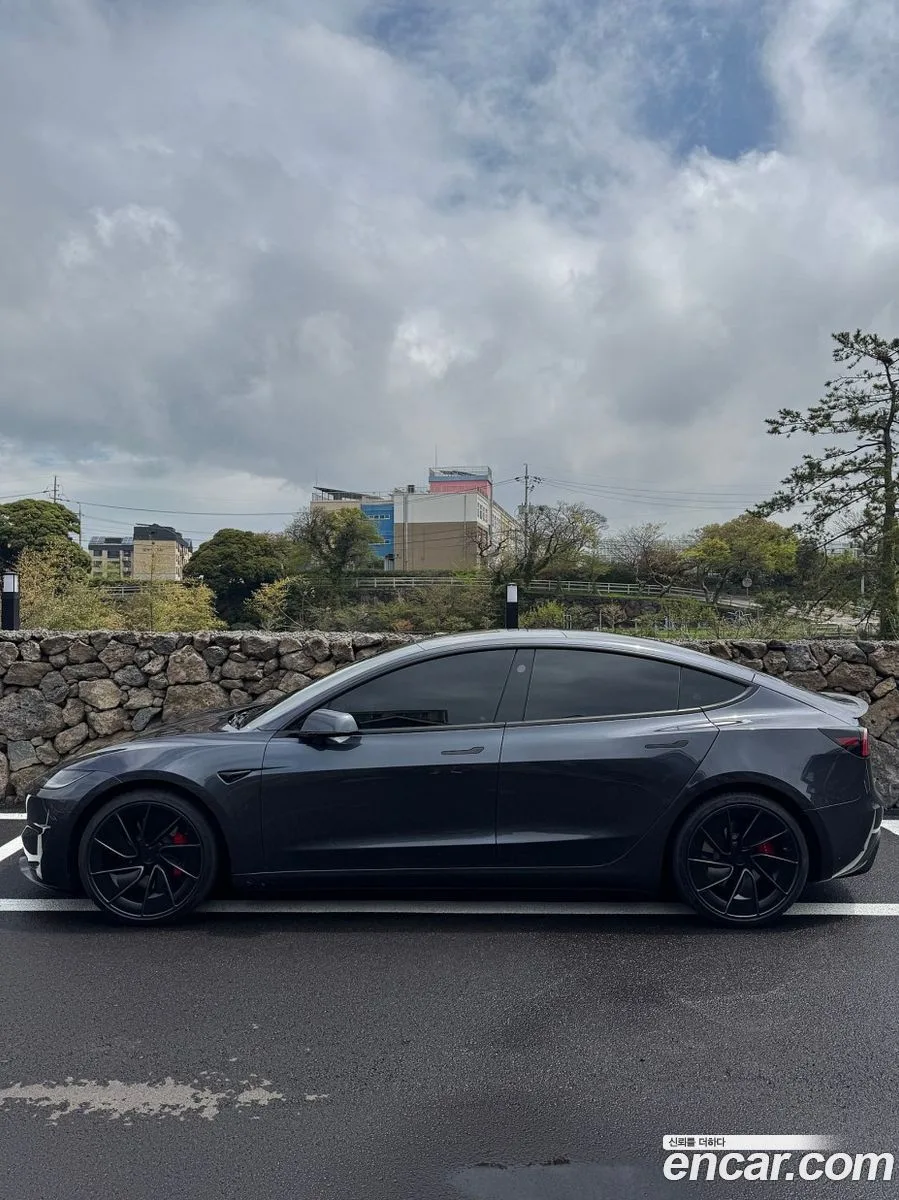 Tesla Model 3 AWD 2026 — миниатюра 4