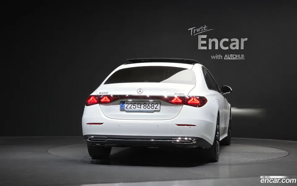 Mercedes-Benz E-Class E200 2025 — миниатюра 4