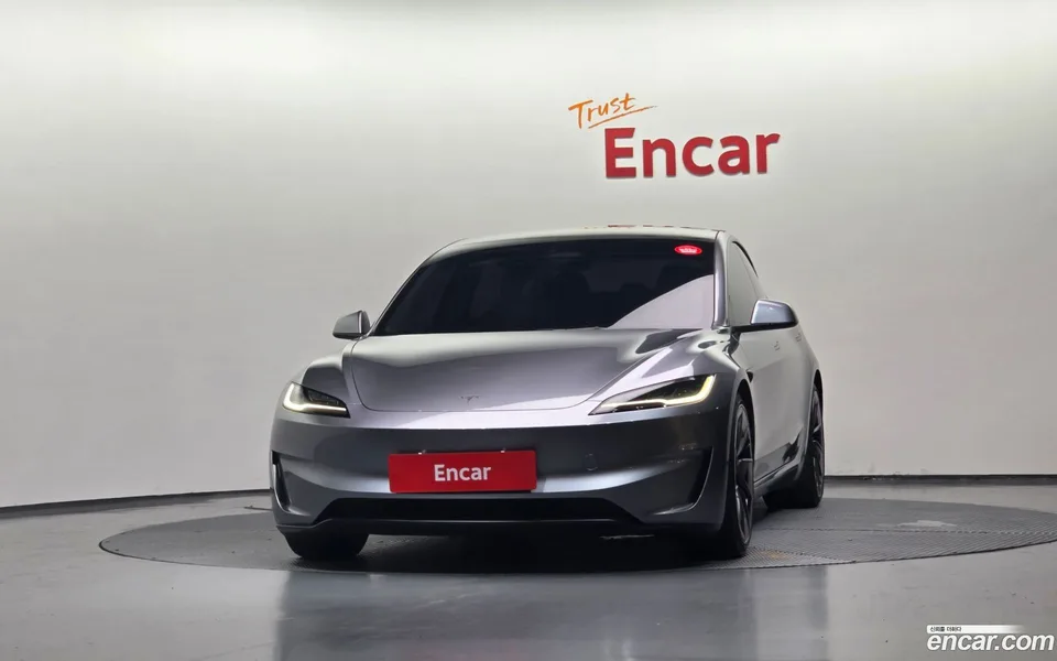 Tesla Model 3 AWD 2024 — миниатюра 3
