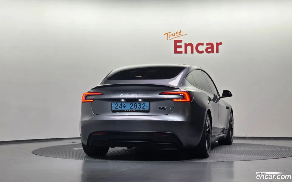 Tesla Model 3 AWD 2024 — миниатюра 4