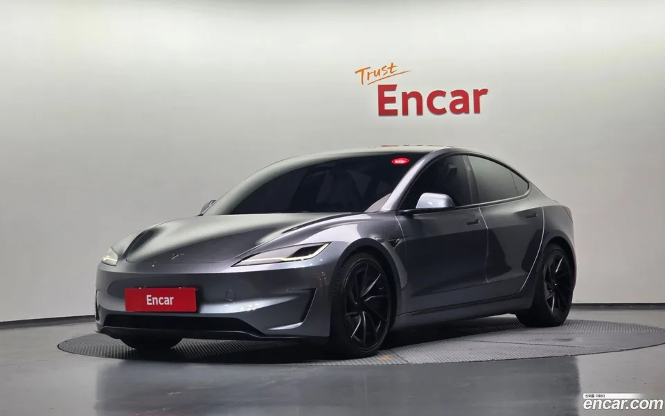 Tesla Model 3 2024