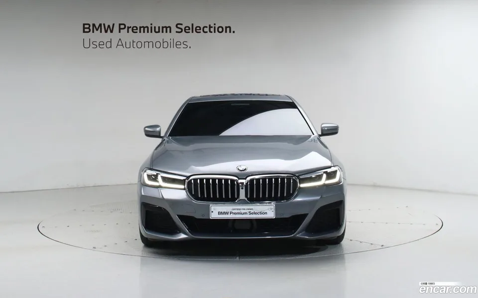 BMW 5 Series 520i M 2023 — миниатюра 3
