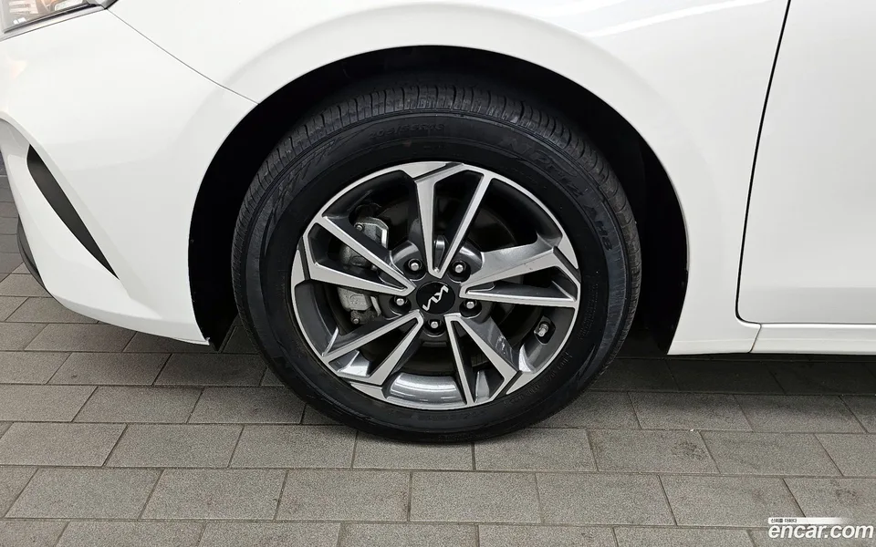 Kia K3 1.6 2024 — миниатюра 2
