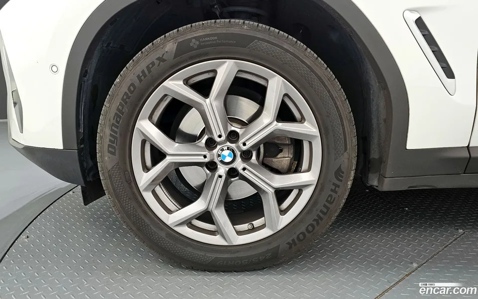 BMW X4 xDrive20i xLine 2023 — миниатюра 2