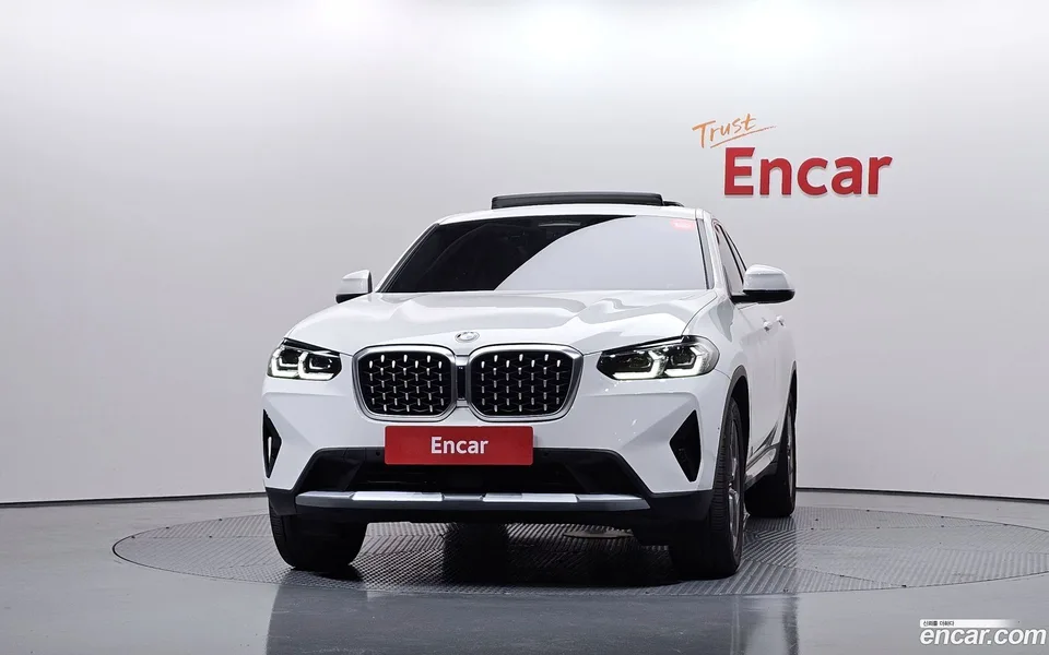 BMW X4 xDrive20i xLine 2023 — миниатюра 3