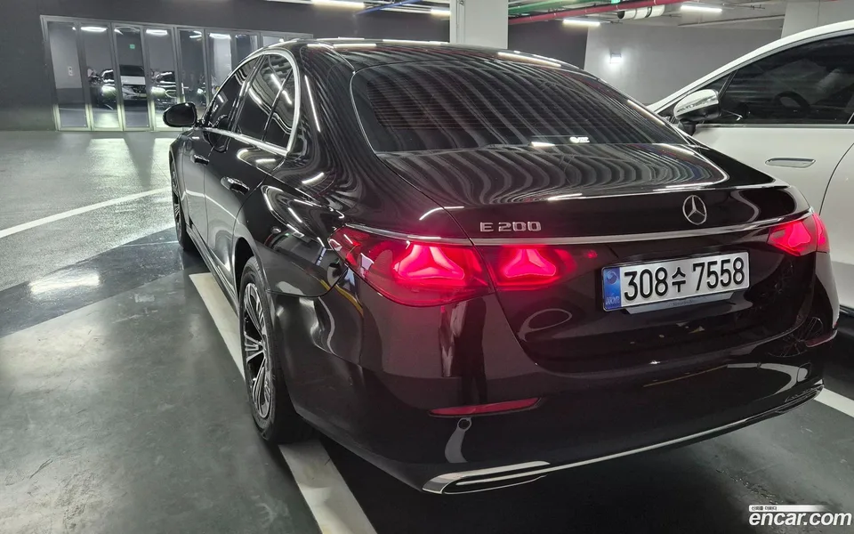 Mercedes-Benz E-Class E200 2026 — миниатюра 5