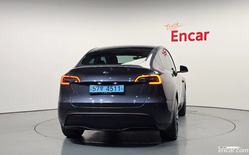 Tesla Model Y RWD 2023 — миниатюра 4