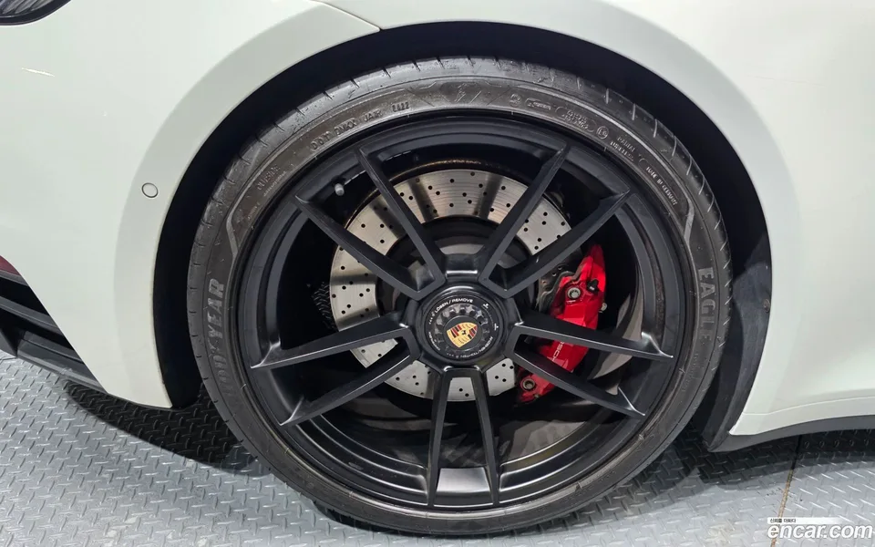 Porsche 911 (992) GTS 2022 — миниатюра 5