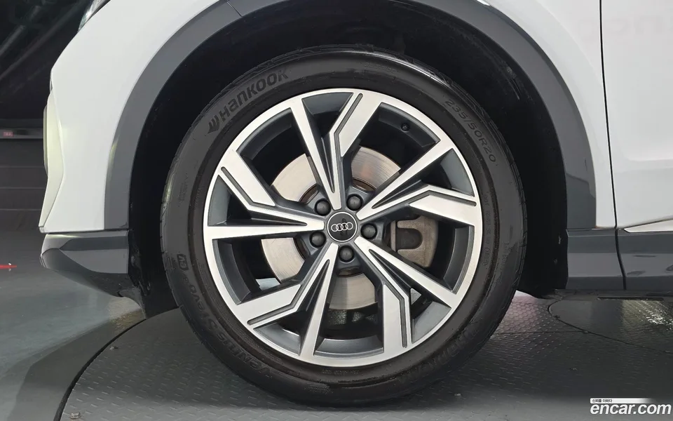 Audi Q4 e-tron 40 2023 — миниатюра 2