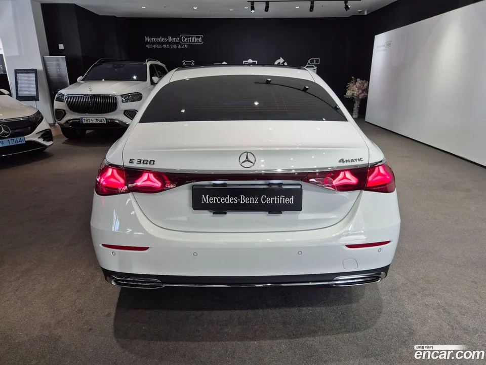 Mercedes-Benz E-Class E300 4MATIC 2025 — миниатюра 4