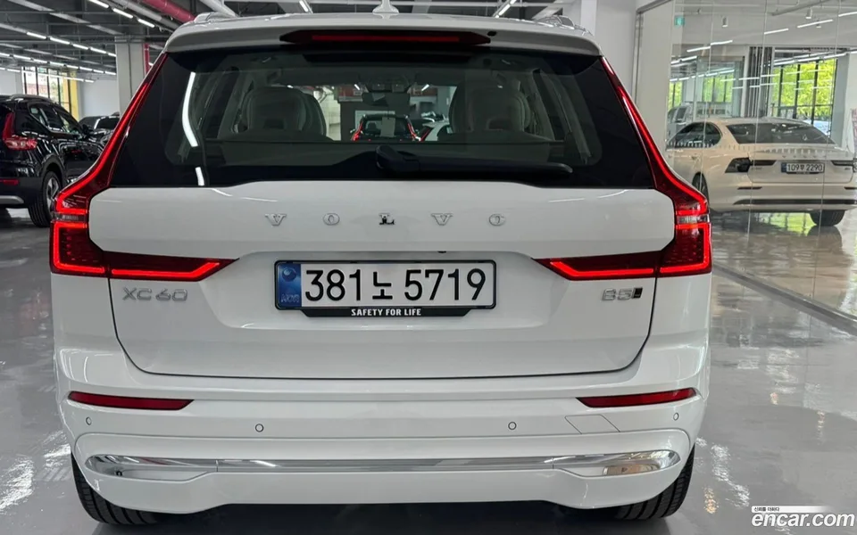Volvo XC60 B5 2025 — миниатюра 4