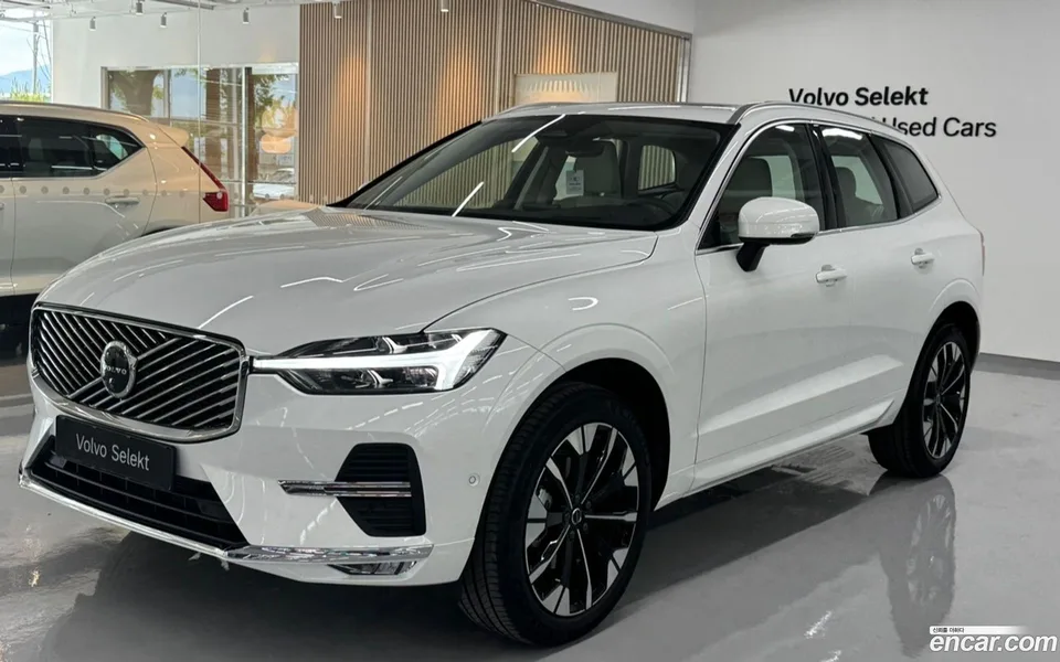 Volvo XC60 2025