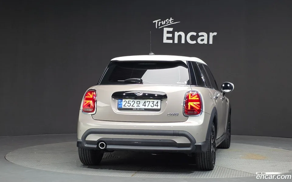 MINI Cooper 5 2024 — миниатюра 4