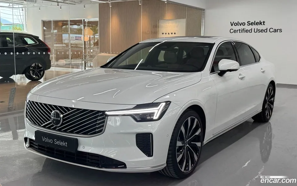Volvo S90 2026
