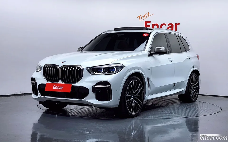 BMW X5 M50i 2022 — фото 1, купить с доставкой в Москву